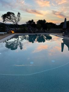 Swimmingpoolen hos eller tæt på Massidda Country Retreat