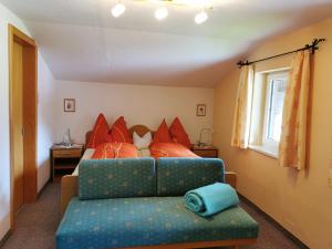 A seating area at Pension Tannheim
