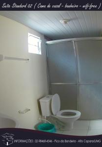 Een badkamer bij Suites Pico do Cristal