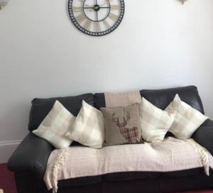 Posezení v ubytování Captivating 2-Bed Apartment in Isle of Bute