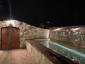 Bazén v ubytovaní SG chalupa ŠTIKOV - Podkrkonoší - s celoročním privátním wellness alebo v jeho blízkosti