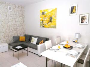 Część wypoczynkowa w obiekcie Metro Wilson Apartment