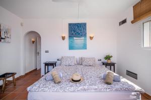 Postel nebo postele na pokoji v ubytování Casa Linda Great Located Beach House in Marbella