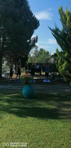 Um jardim em Sausan Hotel
