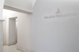 Fotografia z galérie ubytovania Palazzo Tergesteo Tirabora Suite Apartments v destinácii Trieste