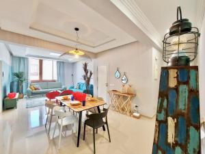 Posedenie v ubytovaní Aromas Suites Apartments
