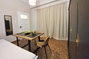 Fotografia z galérie ubytovania COZY Stylish Apt., 800m to METRO, 2min to Highway v Aténach