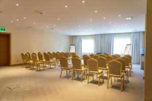 Área de negócios e/ou sala de conferências em Holiday Inn - Aktau - Seaside by IHG