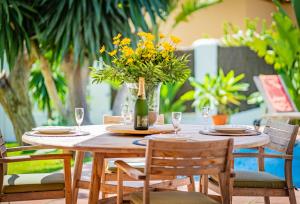Zahrada ubytování Casa Linda Great Located Beach House in Marbella