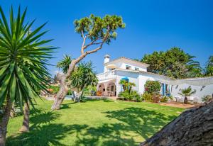 Zahrada ubytování Casa Linda Great Located Beach House in Marbella