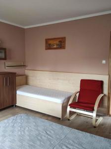 Postel nebo postele na pokoji v ubytování Holiday home in Balatonkeresztur 34529