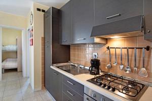 Kuchnia lub aneks kuchenny w obiekcie Casa Miradore 600 mt dal mare