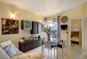 Kuchnia lub aneks kuchenny w obiekcie Casa Miradore 600 mt dal mare
