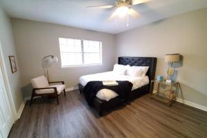 Φωτογραφία από το άλμπουμ του Modern Designer Townhouse 2Br Ideal for Long Stays! σε Τζάκσον