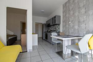 Kuchyňa alebo kuchynka v ubytovaní Apartments Lantina