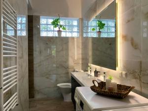 Koupelna v ubytování Oasis Luxury detached House in Thessaloniki with Hydromassage