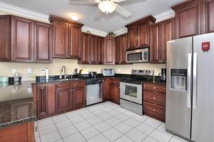 Kuchyň nebo kuchyňský kout v ubytování Island Treasure