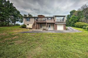 Imagen de la galería de Family-Friendly Coatesville House with Fire Pit, en Coatesville