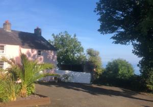 Gallery image of The Pink Cottage (upstairs suite) & Secret Garden in Whitehead