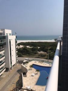 A piscina localizada em Lebon Vivant cobertura vista mar ou nos arredores