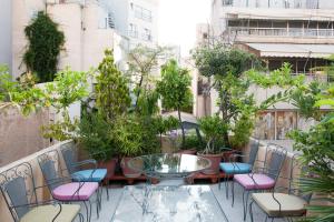 A garden outside Enticing, Cosy, Rooftop Studio Athens Centre! EP9T