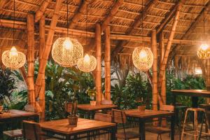 Restaurace v ubytování Dreamsea Surf Resort Nicaragua