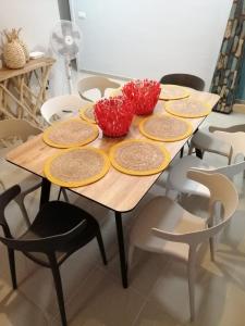 Posedenie v ubytovaní Aromas Suites Apartments