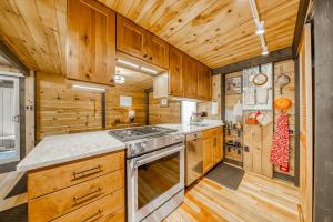 Kuchyň nebo kuchyňský kout v ubytování 6 Cluster Cabin
