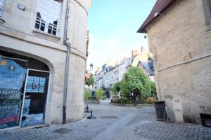 Gallery image of le Perroquet Fringant in Caen