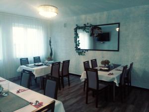 Um restaurante ou outro lugar para comer em Kresovia