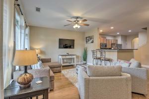 Gallery image of Macon Townhome with Patio, 5 Miles to Downtown! in Macon