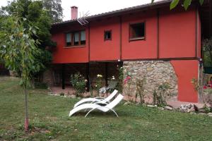 Zahrada ubytování Casa rural en Asturias a orillas del río Narcea puerta de Somiedo
