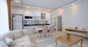 Kuchyň nebo kuchyňský kout v ubytování Sky hill luxury apartments