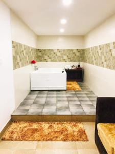 Gallery image of De Falcon Goa Beach Resort in Candolim