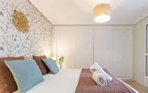 San Jacinto Triana Deluxe by Valcambre, Sevilla – Precios ...