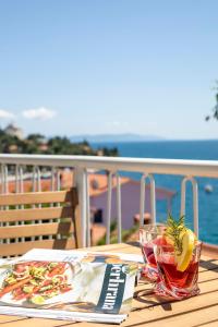 Jídlo v apartmánu nebo okolí + 19 fotografií