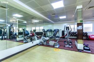 Fitness centrum a/nebo fitness zařízení v ubytování bnbmehomes - Elegant Apt In Al Barsha South - 613