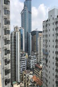 Pemandangan umum bagi Hong Kong atau pemandangan bandar yang diambil dari hotel