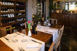 Albergo Ristorante Belvedere italokat is kínál