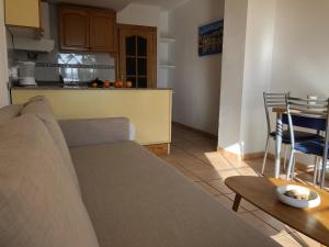 A kitchen or kitchenette at AR27-4 Impresionantes vistas al mar.