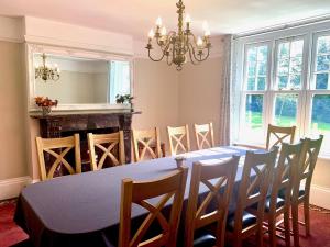 Fotografie z fotogalerie ubytování The Farmhouse - Sleeps 12 with Private Grounds v destinaci Hailsham + 28 fotografií