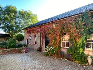 Gallery image of Betsey Trotwood. Historic stylish 2-bed cottage. in Blundeston