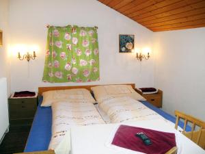 Posteľ alebo postele v izbe v ubytovaní Holiday Home Willi by Interhome