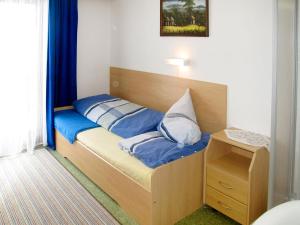 Posteľ alebo postele v izbe v ubytovaní Holiday Home Willi by Interhome