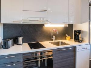 Dapur atau dapur kecil di Holiday Home Kisala by Interhome