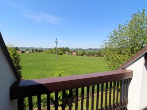 Vonkajšia záhrada v ubytovaní Apartment Rabyně-2 by Interhome