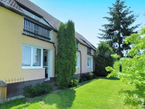 Vonkajšia záhrada v ubytovaní Apartment Rabyně-2 by Interhome