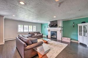 Chic Cottonwood Heights Home Family Friendly