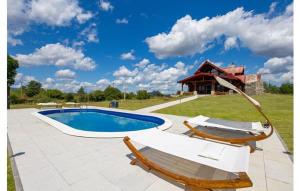 Bazén v ubytovaní Wooden House Sveti Rok alebo v jeho blízkosti