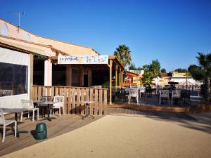 Restaurace v ubytování Mobile Homes Sous le Soleil